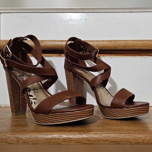 Brown Strappy Heels - Picture 5 of 6